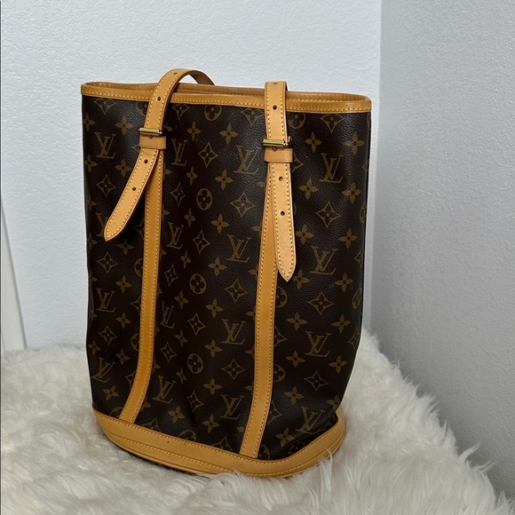 💯Authentic Louis Vuitton Monogram Bucket Bag🍀 - Picture 15 of 17